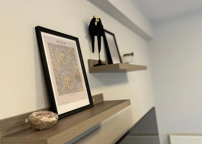 Modern Luxury Apartment *